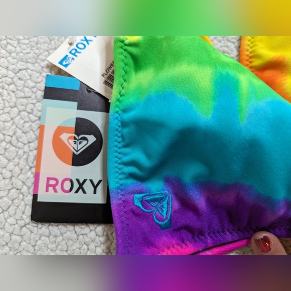 SOLD-Roxy K-Coast Sugar Shack Rainbow Tye dye Bikini Top - Picture 4 of 5
